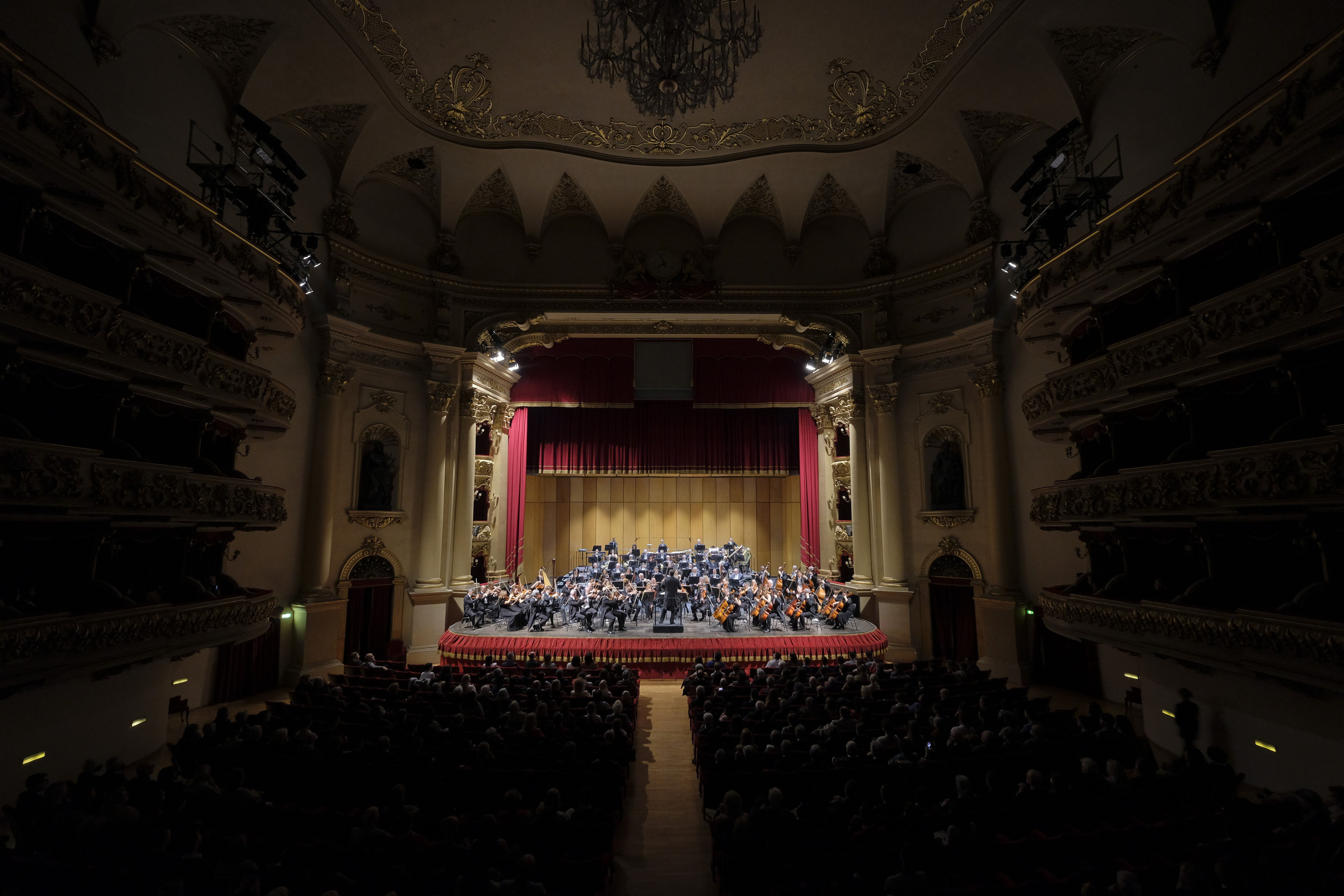 Arena Attesi Debutti Al Teatro Filarmonico Nel Segno Classico Di