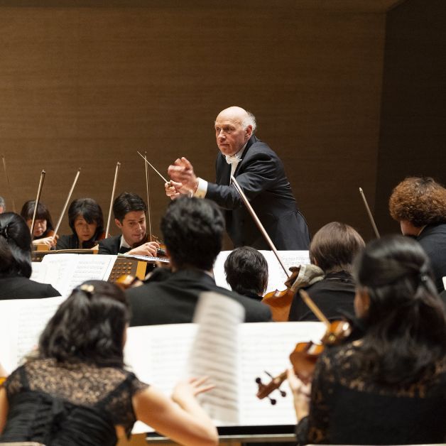 L'Orchestra di Fondazione Arena al Teatro Filarmonico per l'ultimo concerto della stagione sinfonica 2024